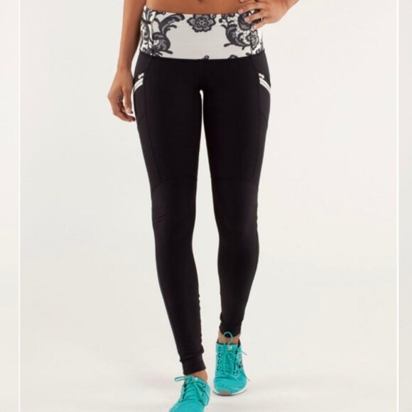 Lululemon Run: Toasty Tech Tight Black / Laceoflage Polar Cream Black - Picture 2 of 16